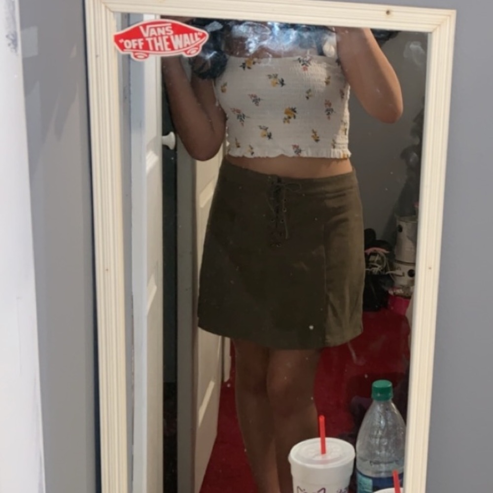 Army green lace-up skirt!!